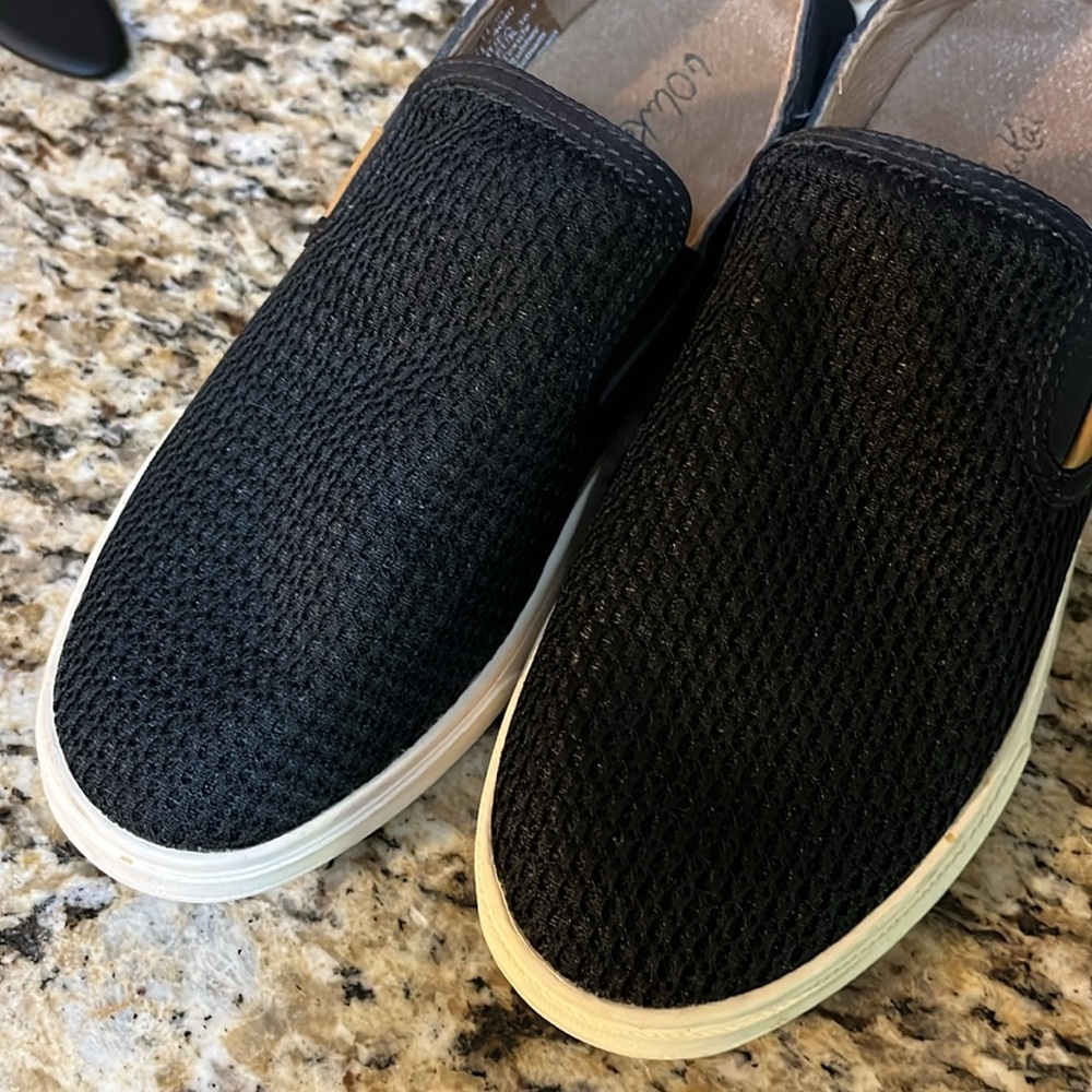 OluKai black slip-ons - Picture 5 of 7